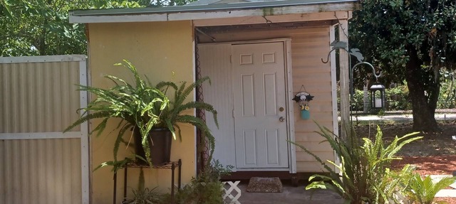 Cupcake Cabin Mini 1-bed 1 bath getaway in Jacksonville in Jacksonville