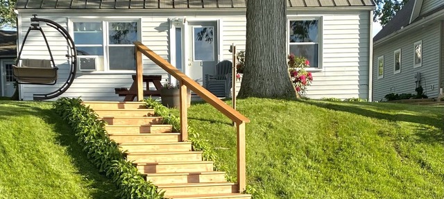 Devils Lake Water Front Vacation Home Rental. in Manitou Beach-Devils Lake