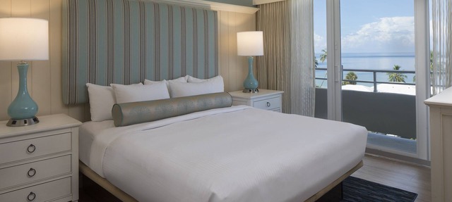 Edgewater Beach Hotel in Naples