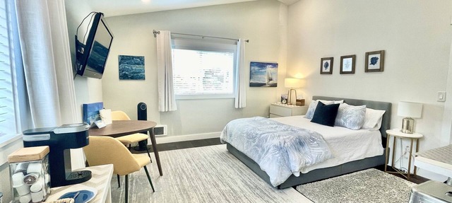 Edmonds Seaside Studio | Walk to Town and Train in Edmonds