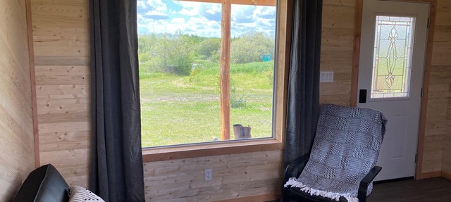 Elk Island Getaway! Rustic Cabin. Where peace and nature awaits you! in Ardrossan