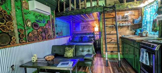Emerald Forest ~ Magical forest themed cabin in Daniel Boone Forest along river! in Livingston