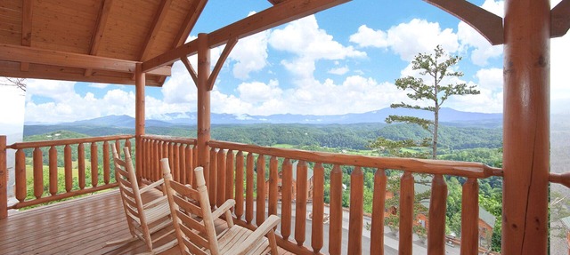 Endless Views: Amazing Views + Hot Tub + Pool Table in Sevierville