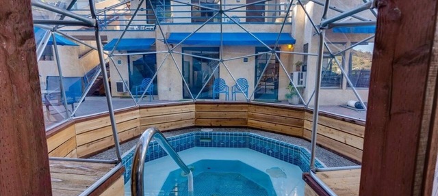 Everything You Need for an Unforgettable Stay Is Right Here! Free Parking! in Avalon