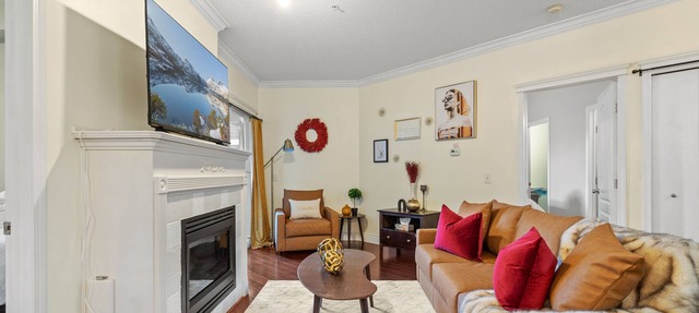 Executive 2 bed 2 bath Riverfront condo in Calgary