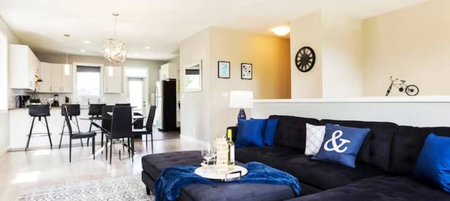 Executive Home - Long Stays - Garage - WiFi & NFLX in Edmonton