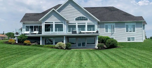 Executive Water Front Home With Steps To Water, 15 Mins to Downtown in Cornwall