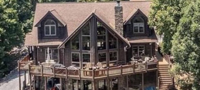 Experience Tranquility at Trinity Lodge, your Mountain Oasis in Leatherwood in Ferguson