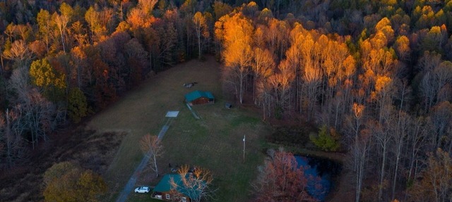 Fern Creek Cabins @ New River Gorge, Secluded, White Water, Hiking, Hot Tub. in Hico