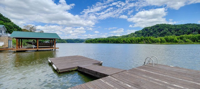 Fire Pit & Floating Dock! Claytor Lake Hideout in Draper