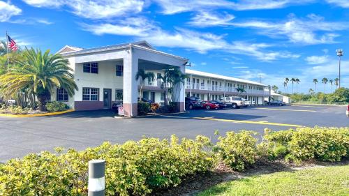 Flamingo Motel in Okeechobee
