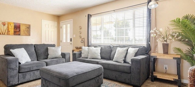 Flicker · *3-Bedroom Haven with Pool Table in Bakersfield