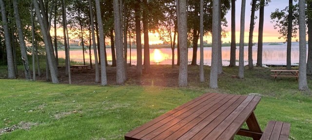 Fully-Equipped A-Frame with Beautiful Lake Views in Michigan in Au Gres