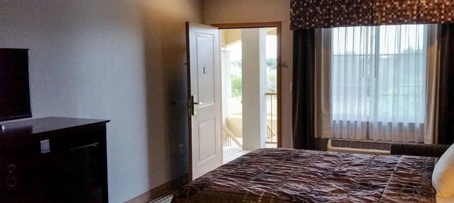 Functional Studio Offers Extended Stay Comfort Near Downtown Beeville in Beeville