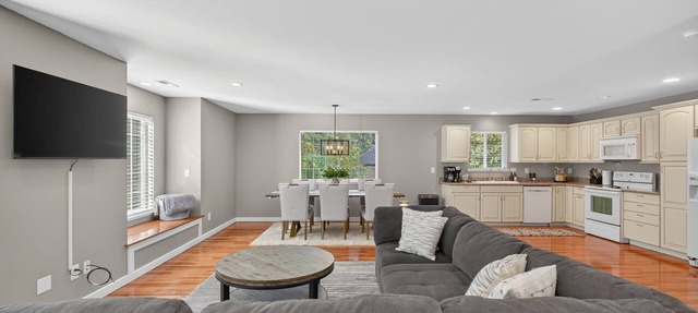 GardenHome Getaway, Near Golf & Wine Country in Portland
