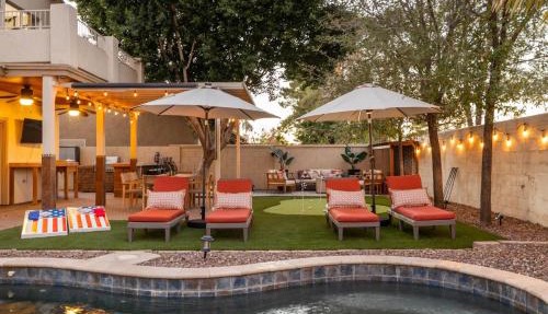 Gilbert Beachcomber in Gilbert
