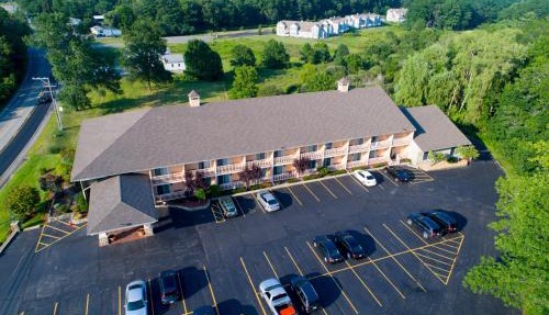Hampton Falls Inn in Hampton Falls