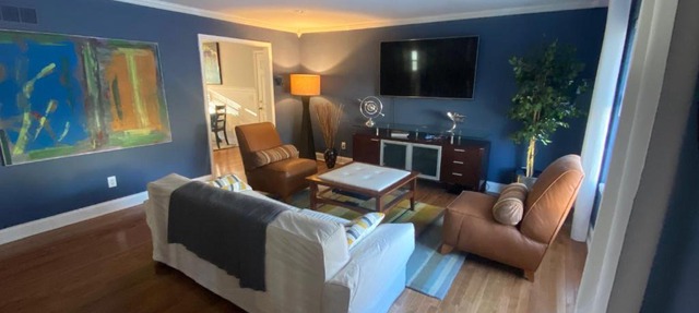 Here It Is! Cool Cape Cod-3 BR-2.5 Bath-12 Guests in Olathe