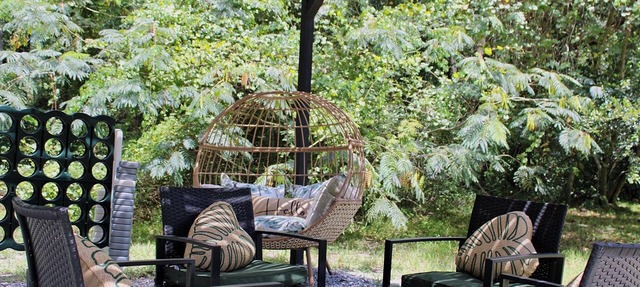 Huge Yard, BBQ, Fire-Pit, Devils Den & Rainbow Springs, Sleeps 5, Near HITS in Williston