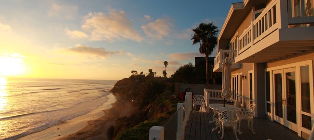 Impeccable Cape Cod Oceanfront Home Overlooking Swami's Beach. in Encinitas