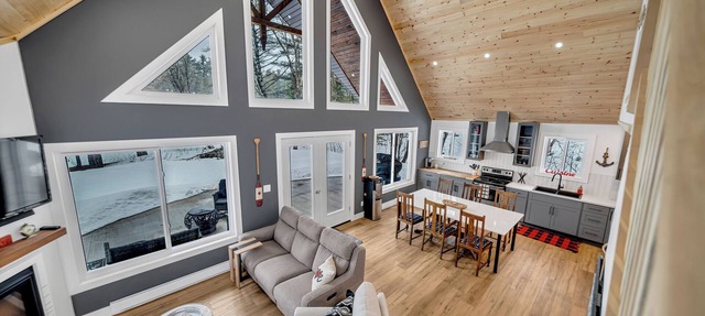 Kellys On The River Mansfield Quebec - 3 bedrooms with kayaks. in Mansfeild