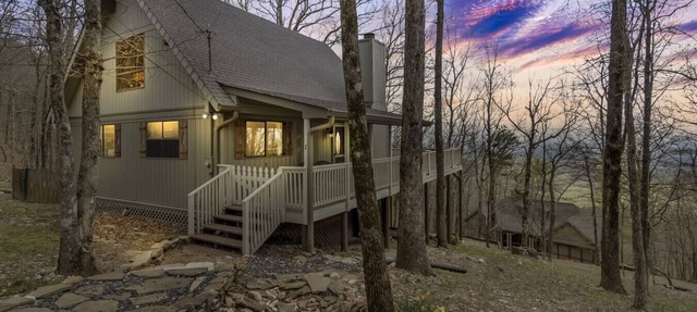 King Bed, Mountain Scenes, Hot Tub, Pet Friendly in Jasper
