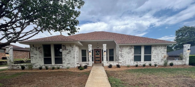 Lake & Main st. This this beautiful home has it all in reach in Grapevine