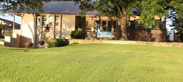 LAKE & RIVER Front! HUGE-FUN HOME:3300sft-4bath-Games,Kayaks,Canoe,View & Space! in Kingsland