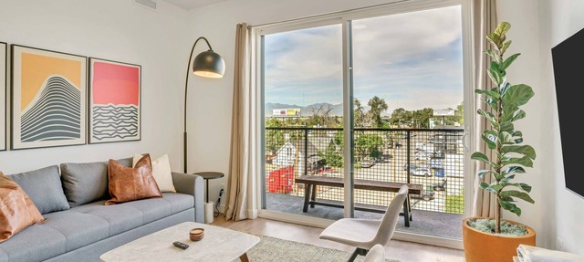 LCF - Downtown SLC - King + Sleeper - CoWork + Gym - Garage in Salt Lake City