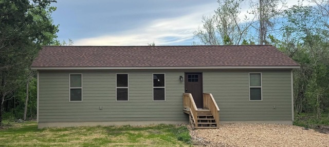 Lucky Clover Cabin-Private Getaway 10 minutes from I-44 and Close to Floating in Steelville