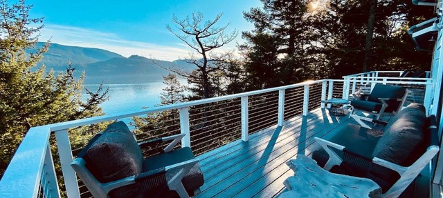 Luxury Waterfront & Views, Private Beach, Golfing in Eastsound
