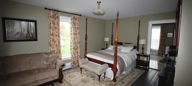 Maplehurst Manor Bed and Breakfast in Dorchester