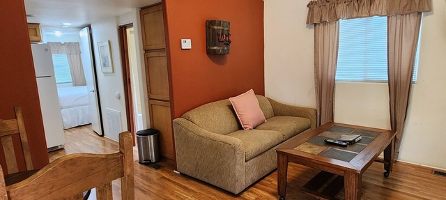 Mendelbaum Winery Guest Cabins in Fredericksburg