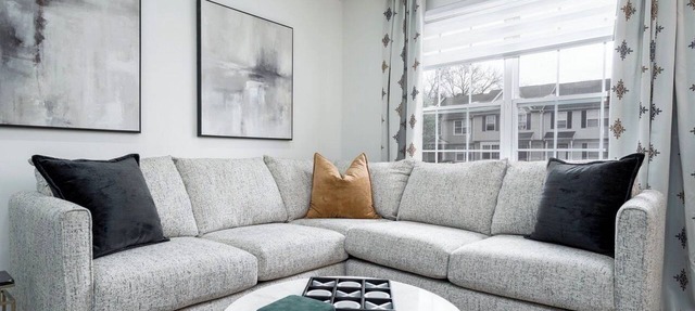 Modern Luxury Retreat 3BR/2.5 bath, 2 Decks, Near Christiana & Wilmington in New Castle