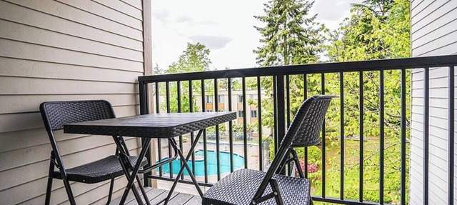 Modern Microsoft Redmond Campus Condo with Balcony in Bellevue