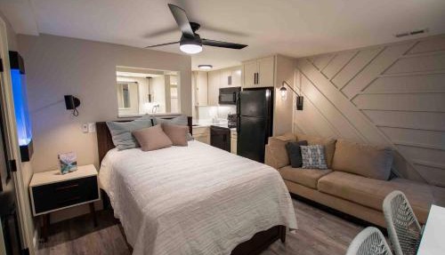 Modern Studio Basement with Private Entrance in Centennial