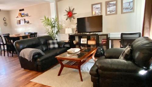Mountain View Executive Suite in Grande Cache