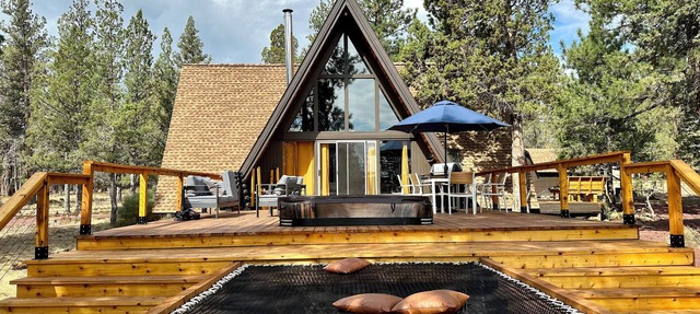 NEW ! Majestic A-Frame on 5 acres! in Sisters
