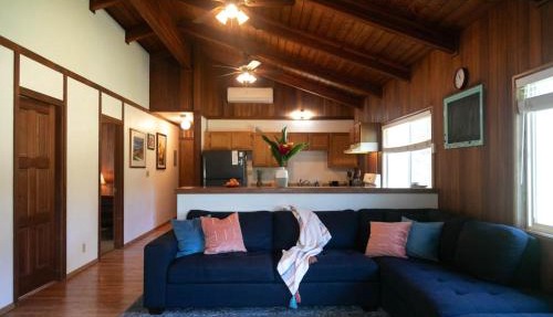 North Shore Retreat in Waialua