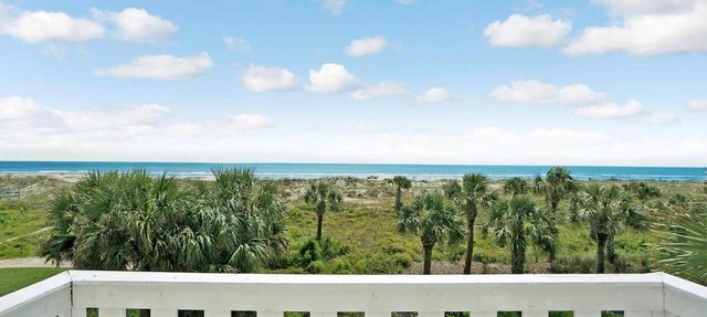 Oceanfront Home Cozy Beach House BBQ Dogs OK in St. Augustine