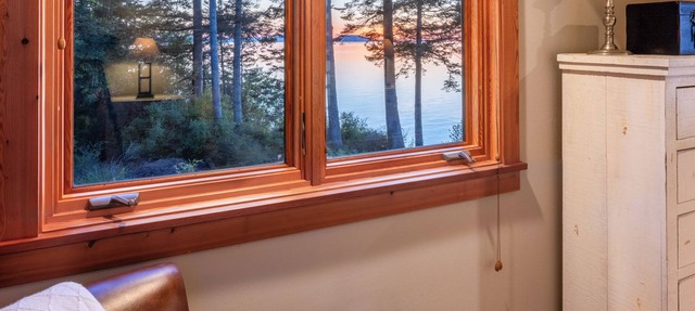 Orcas Waterfront Custom Home, 180 Degree Summer Sunset & Sunrise, Sleeps 12 in Eastsound