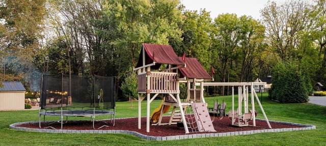 Outdoor Oasis with pickleball, swimming pond, basketball, shuffleboard & pavilion with kitchen in Honey Brook