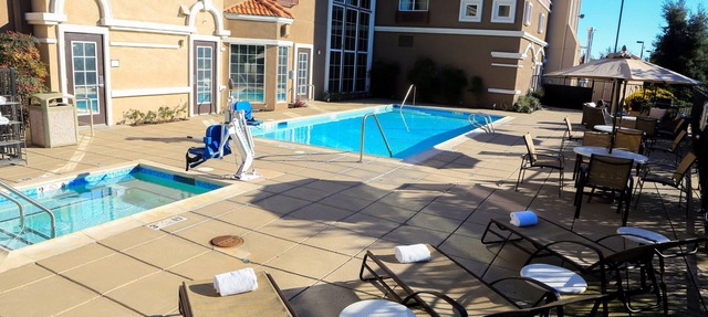 Outdoor Pool & Hot Tub. Free Breakfast. Free Shuttle. in Milpitas