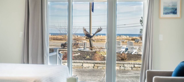 Perfect First Floor Oceanfront Room! in Hampton