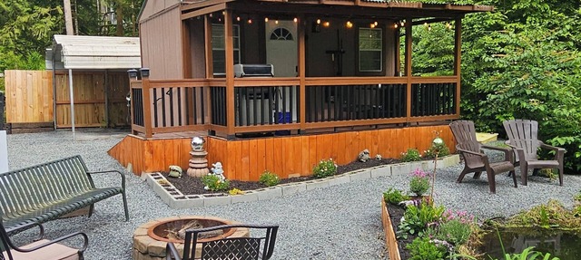 Pet-Friendly Tiny House on Mtn Loop Hwy w/Wi-Fi, Fire Pit , EV Charger & Pond. in Granite Falls