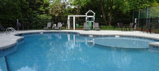 Pink Blossoms Resort in Ogunquit
