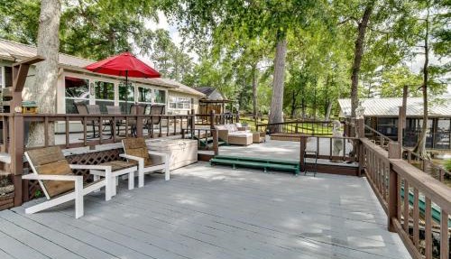 Private Dock + Fire Pit: Gantt Lake Getaway! in Andalusia
