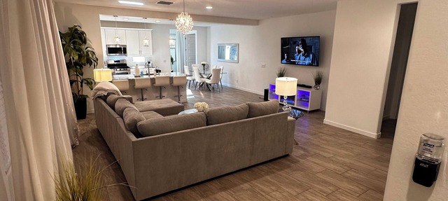 Private heated pool! 3 bed 2 bath home next to the Superstition Mountains! in Apache Junction