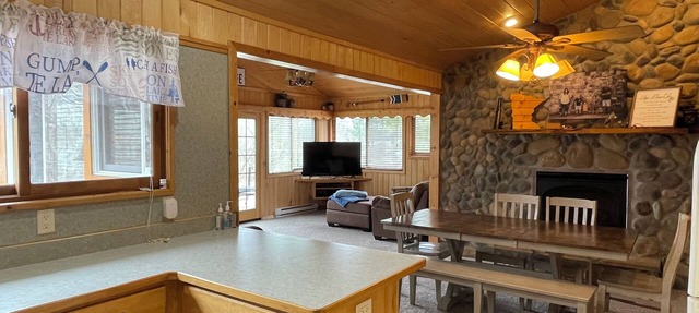 Private Lake front cabin on Webb Lake! in Hackensack