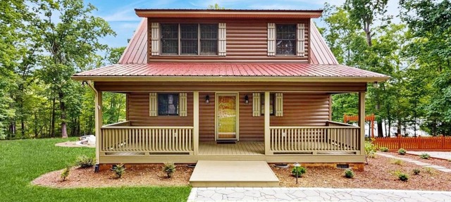 Private lakefront hideaway with dock, swing bench, remote work desk, & AC in Macon